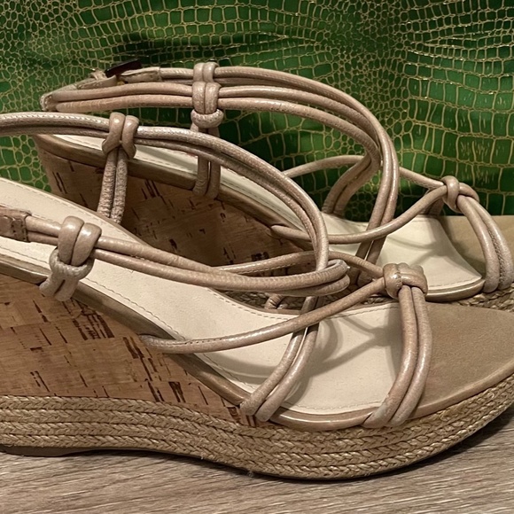 Prada wedges. - Picture 2 of 5